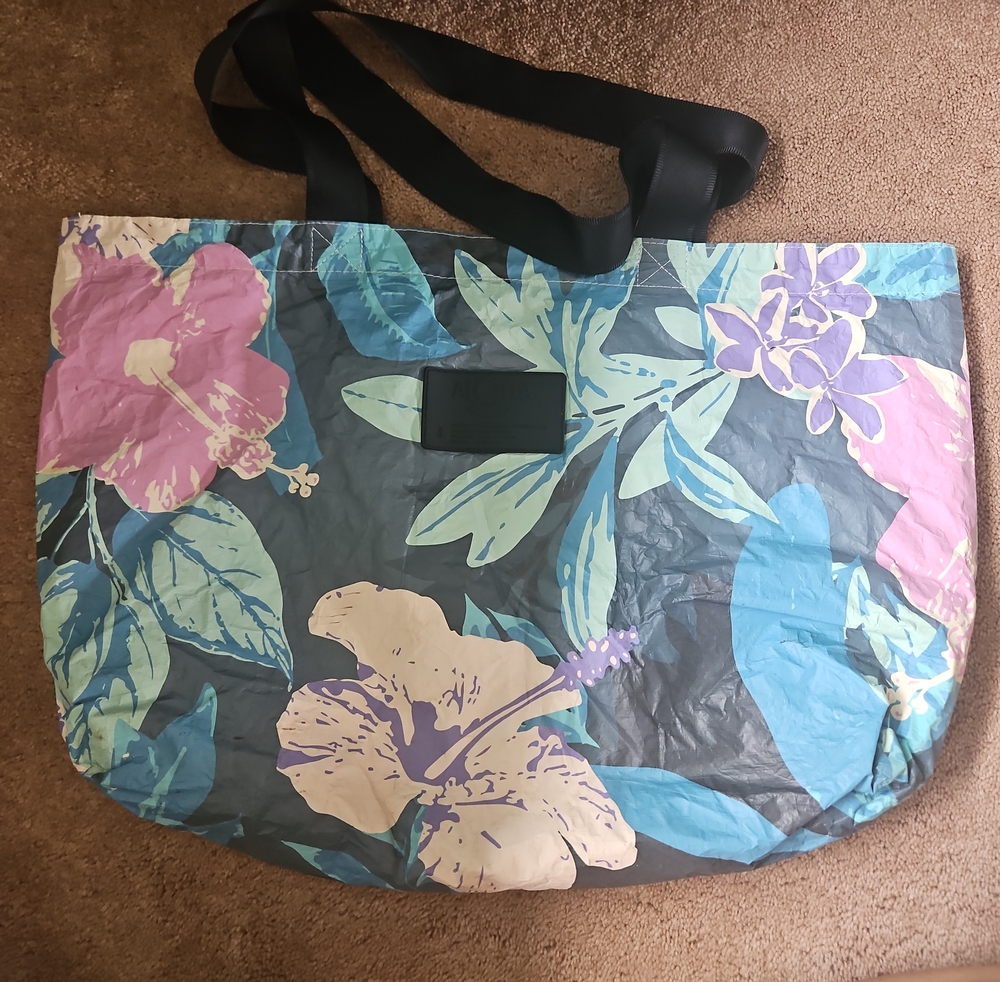ALOHA COLLECTION Large Reversable Floral Beach Tote Bag in Blue and Pink